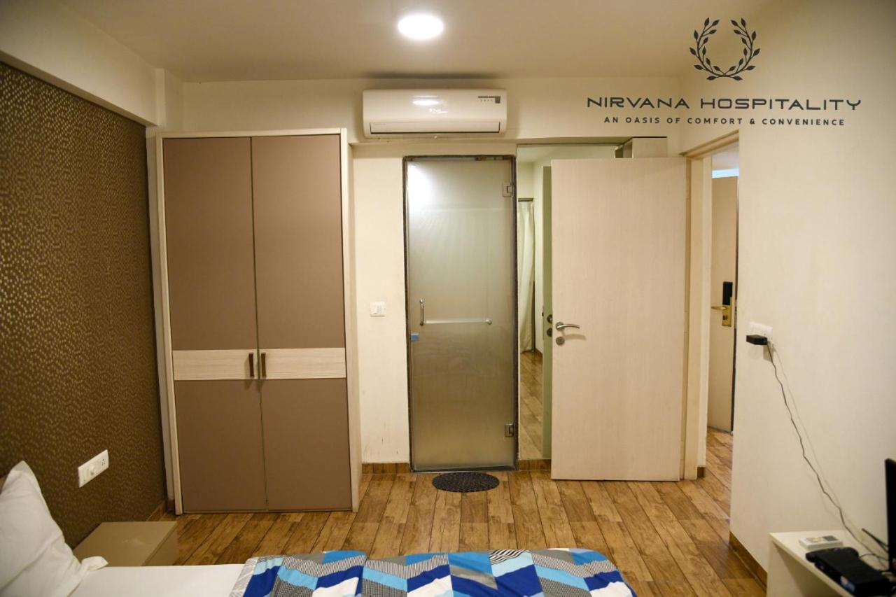 Rajhans Belliza Luxurious Studio Apartment Surate Exterior foto
