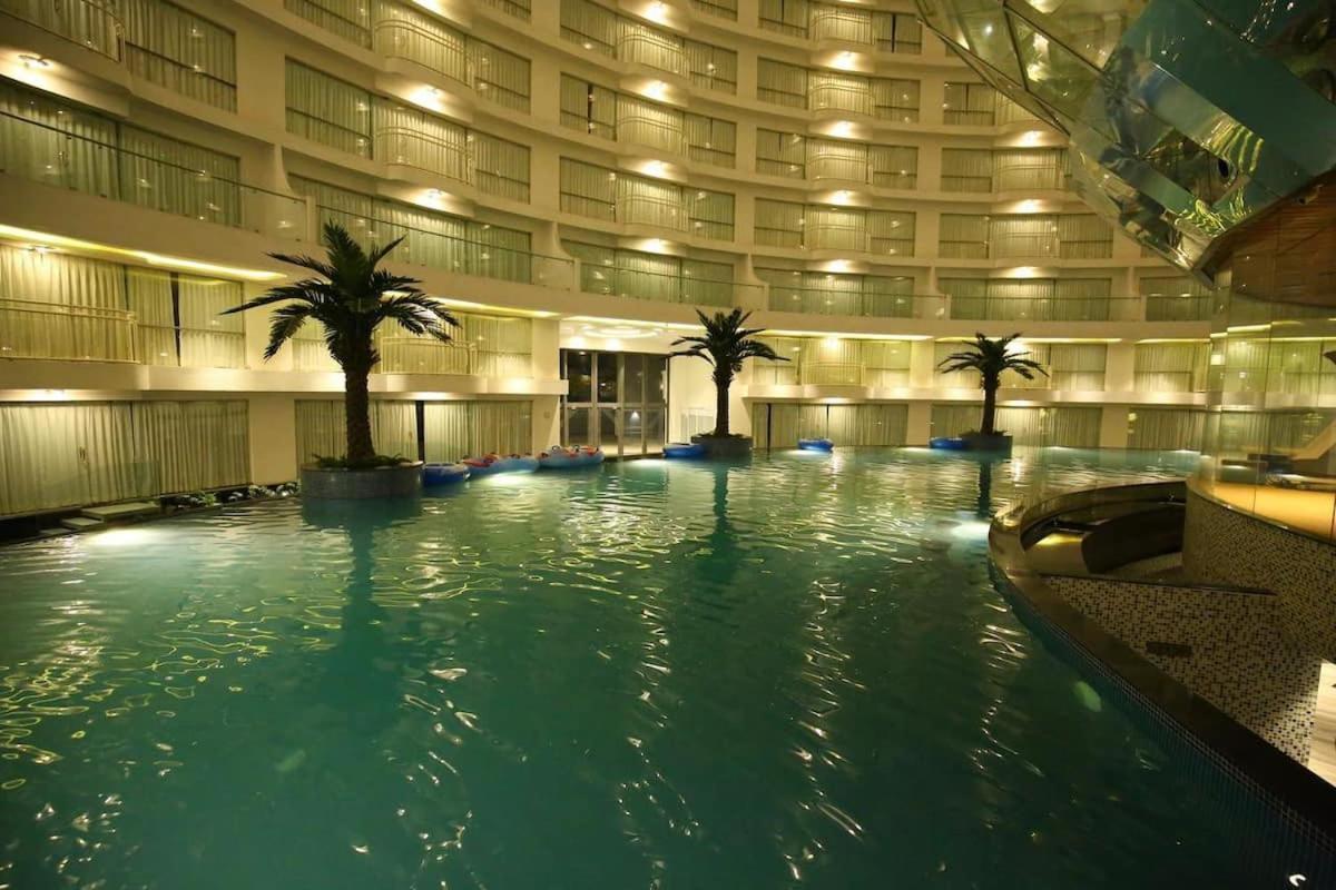 Rajhans Belliza Luxurious Studio Apartment Surate Exterior foto