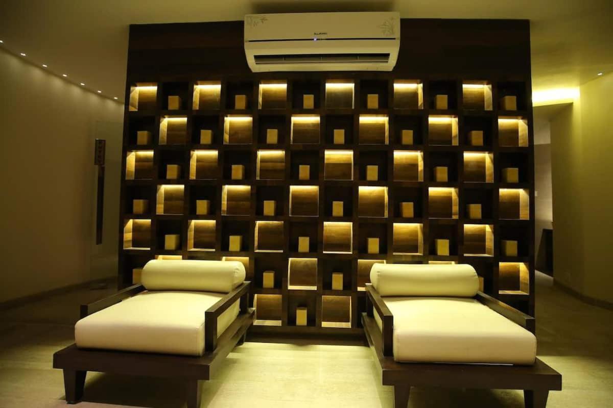 Rajhans Belliza Luxurious Studio Apartment Surate Exterior foto